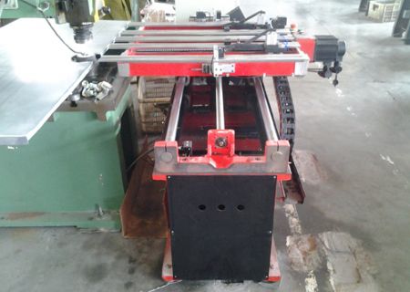 点击查看详细信息<br>标题：数控冲床自动送料机 阅读次数：3263