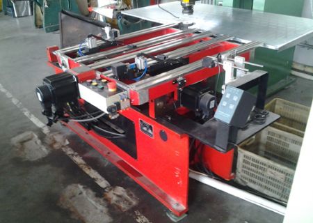 点击查看详细信息<br>标题：数控冲床自动送料机 阅读次数：3921